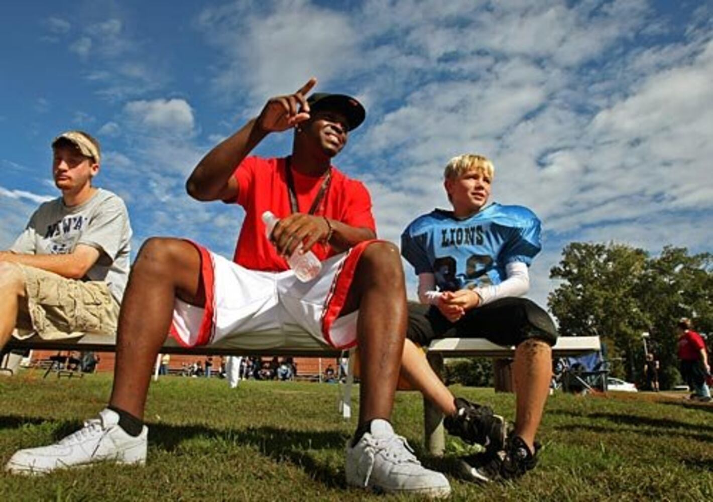 Newnan's Ogletree Brothers work with kids