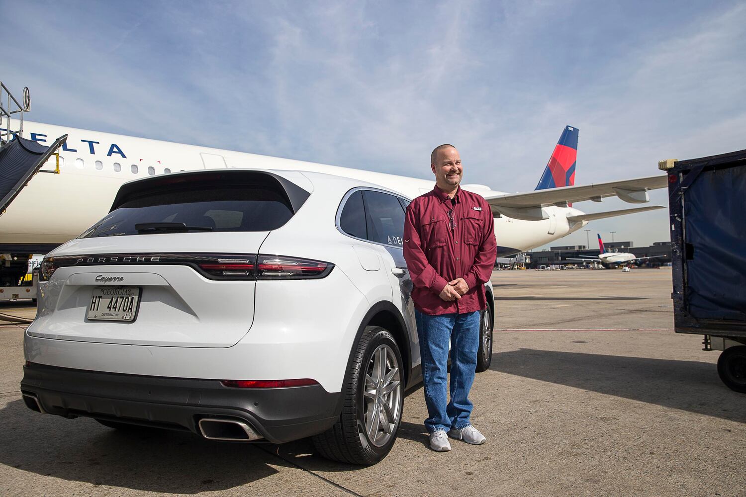 PHOTOS: Fans flock into Atlanta airport for Super bowl