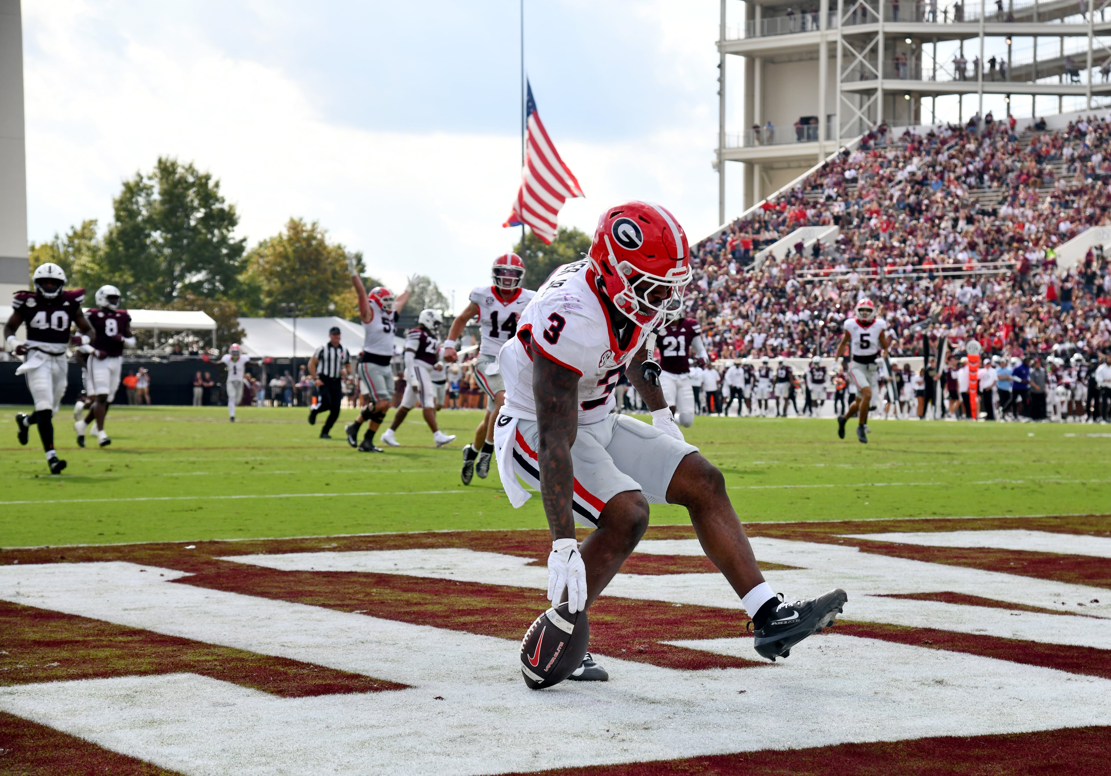 Georgia running back Nate Frazier (3) scores a touchdown during the second half in an NCAA football game at Davis Wade Stadium, Saturday, November 8, 2025, in Starkville, Mississippi. Georgia won 41-21 over Mississippi State. (Hyosub Shin / AJC)