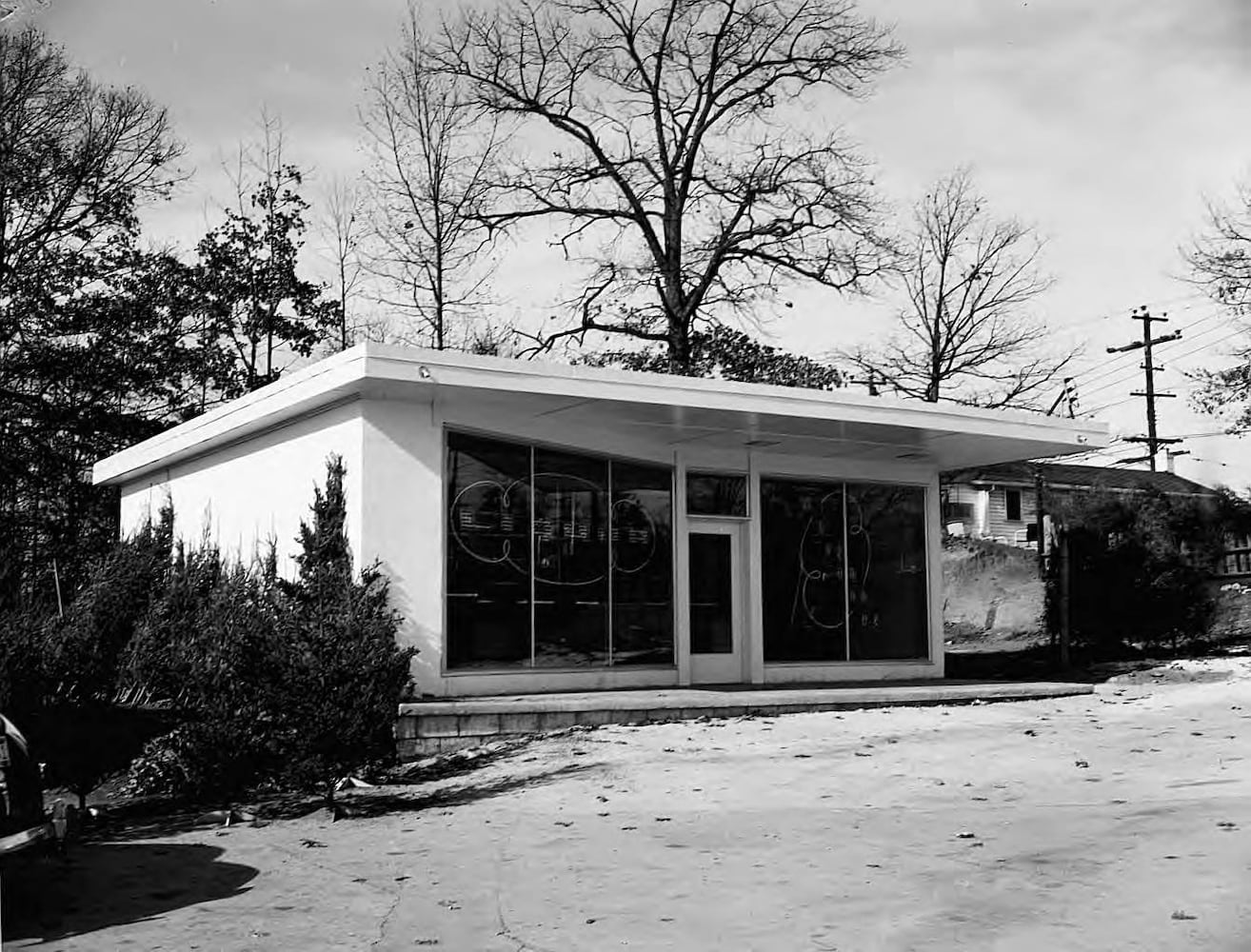 AJC Flashback Photos: Atlanta’s Stewart-Lakewood Shopping Center and Stewart Avenue