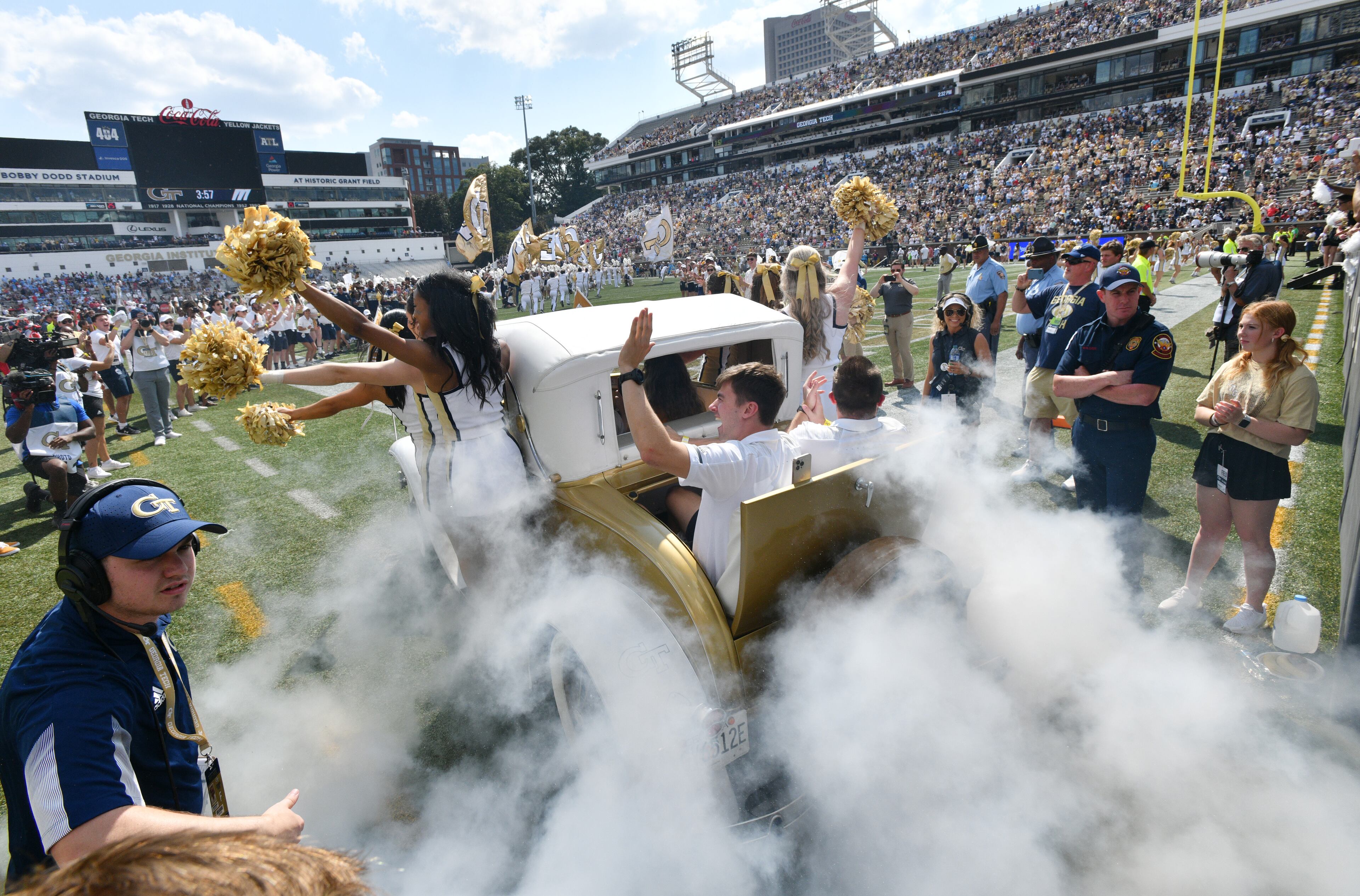 According to reports, Georgia Tech's got its 12th commit Wednesday for its 2026 football team. (Hyosub Shin/AJC)