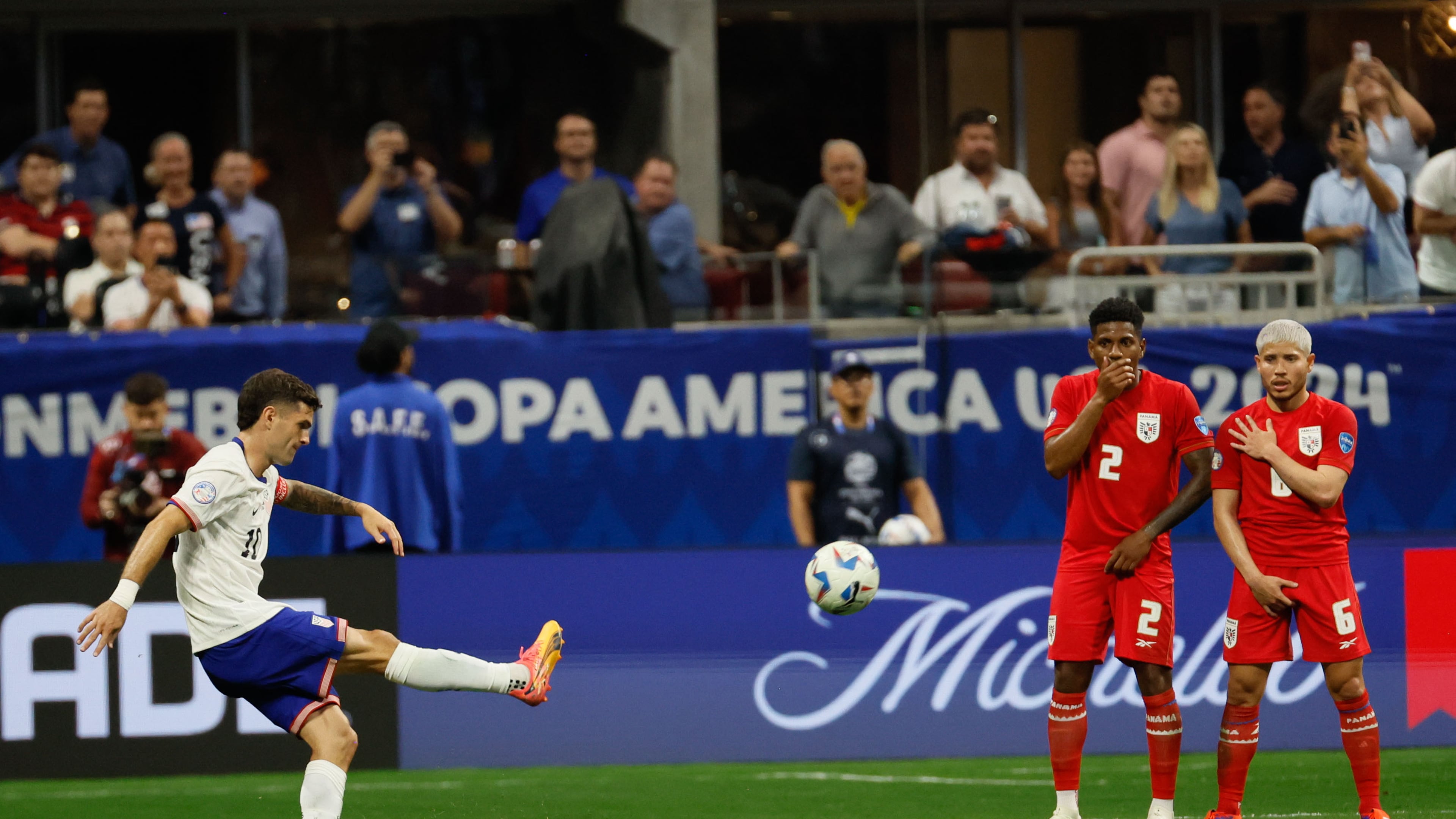 Christian Pulisic (left) takes a free kick during the CONMEBOL Copa America 2024 Group C match against Panama at Mercedes-Benz Stadium on Thursday, June 27, 2024, in Atlanta. The U.S. is one of three host countries for next year’s World Cup, which will include eight matches in Atlanta. (Miguel Martinez/AJC 2024)