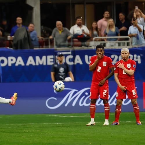 Christian Pulisic (left) takes a free kick during the CONMEBOL Copa America 2024 Group C match against Panama at Mercedes-Benz Stadium on Thursday, June 27, 2024, in Atlanta. The U.S. is one of three host countries for next year’s World Cup, which will include eight matches in Atlanta. (Miguel Martinez/AJC 2024)