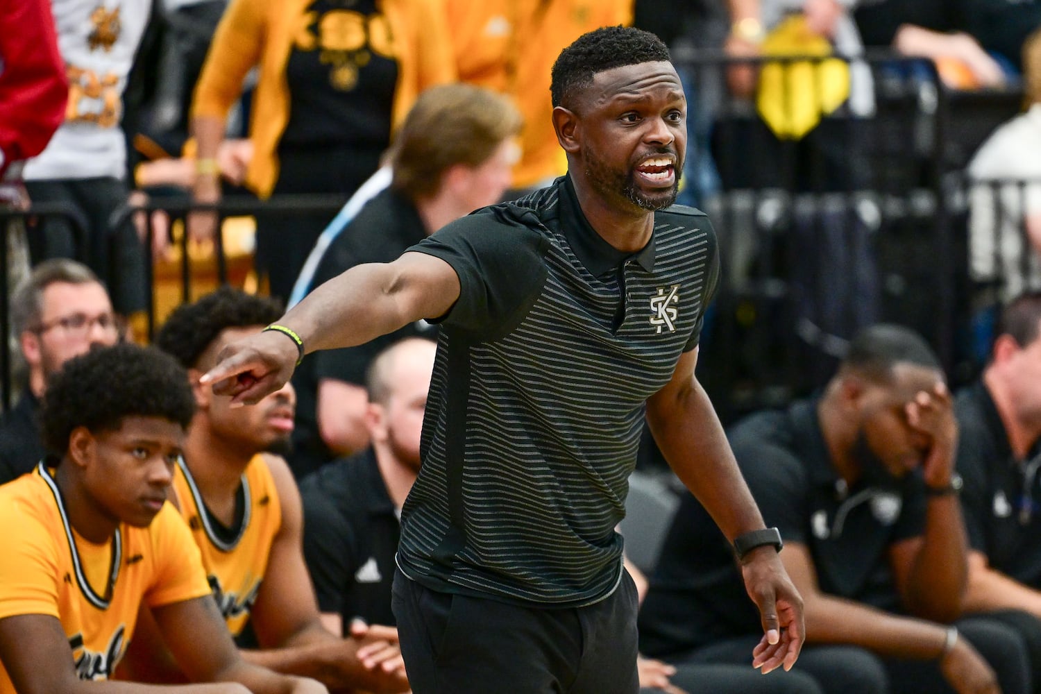 Kennesaw State head coach Antoine Pettway calls a play to his Owls during the second half of a game Sunday, Nov. 16, 2025 at Kennesaw State University. (Daniel Varnado for the AJC)