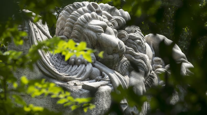 The Lion of the Confederacy monument sits at the Oakland Cemetery in 2018. (ALYSSA POINTER/ALYSSA.POINTER@AJC.COM)