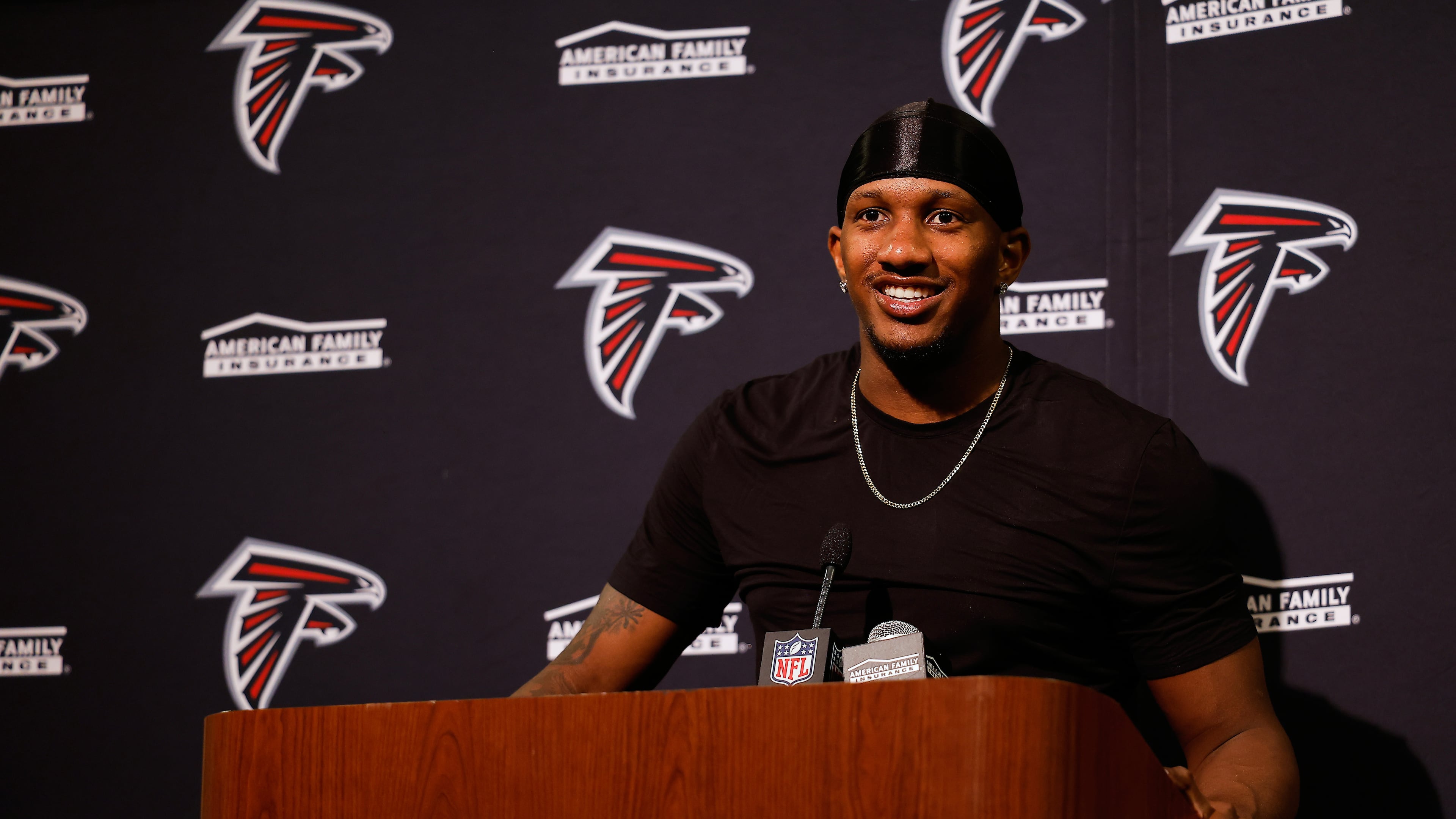 Atlanta Falcons quarterback Michael Penix Jr. speaks to reporters after an NFL football game against the San Francisco 49ers, Sunday, Oct. 19, 2025, in Santa Clara, Calif. (AP Photo/Kelley L Cox)