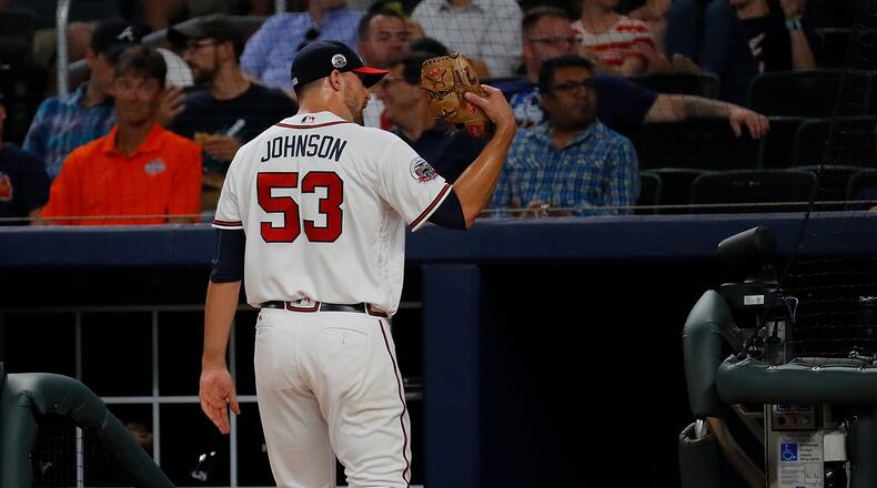 Braves reliever Jim Johnson looks to the stands after being pulled in the eighth inning against the Seattle Mariners at SunTrust Park. (Photo by Kevin C. Cox/Getty Images)