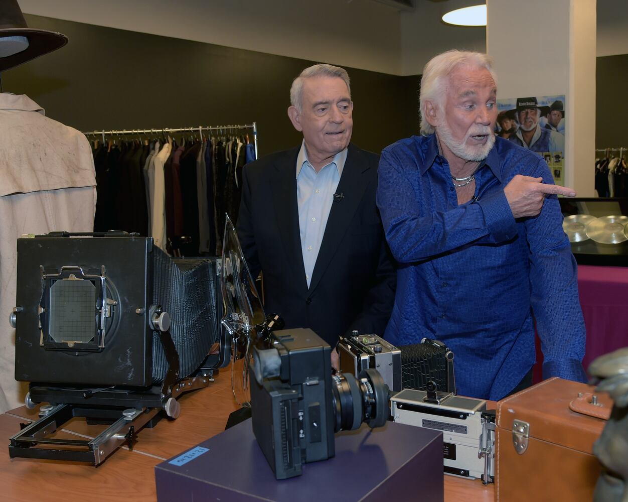 Kenny Rogers talks with Dan Rather