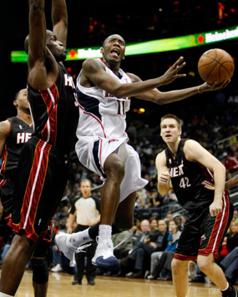 Hot Hawks win again