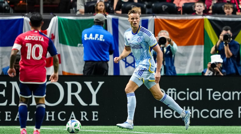 Atlanta United defender Stian Rode Gregersen (#5) dribbles during the match against the FC Dallas at Mercedes-Benz Stadium in Atlanta, Ga., on Saturday, April 5, 2025. (Mitch Martin/Atlanta United)