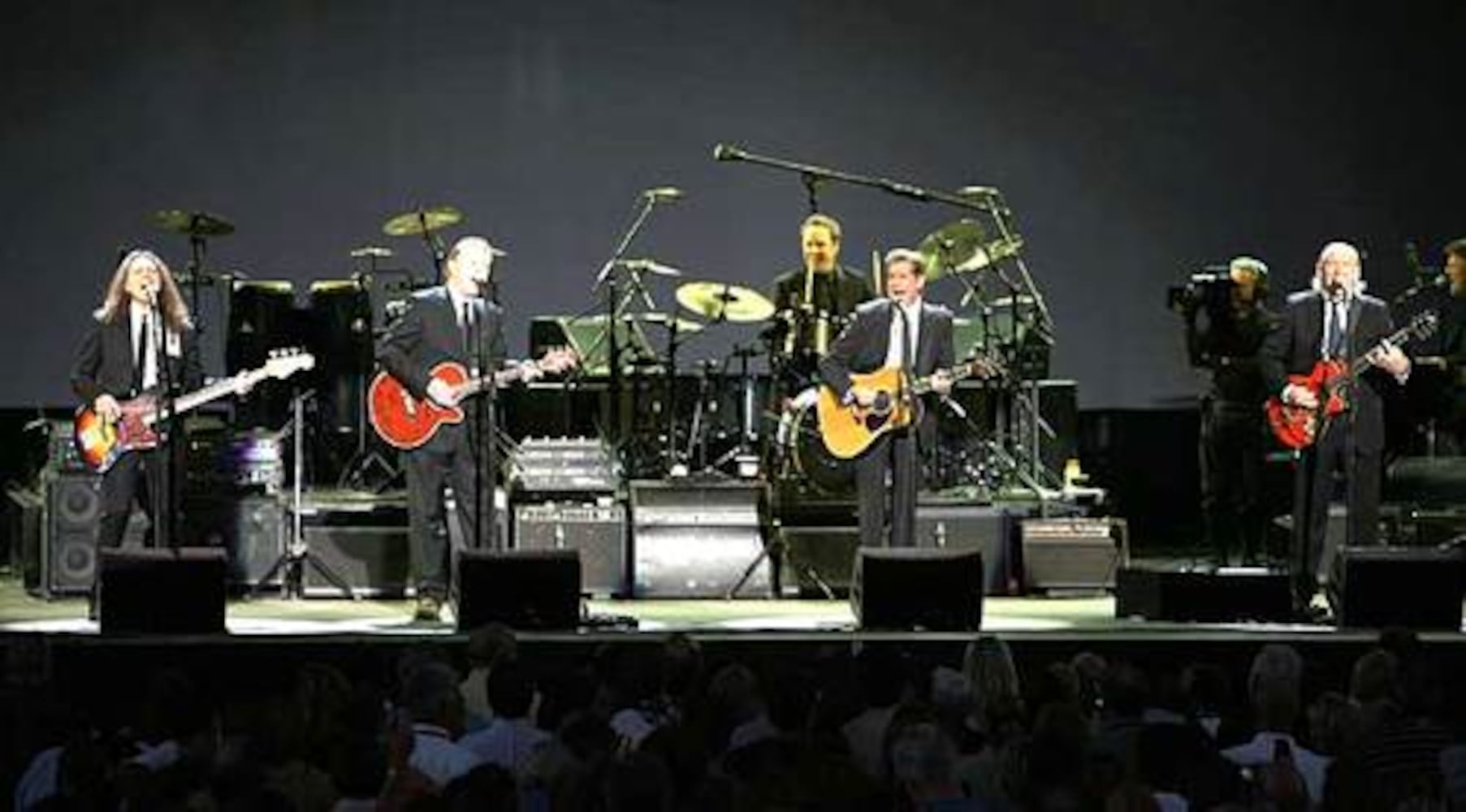 Eagles kick off summer tour at new Alpharetta amphitheatre