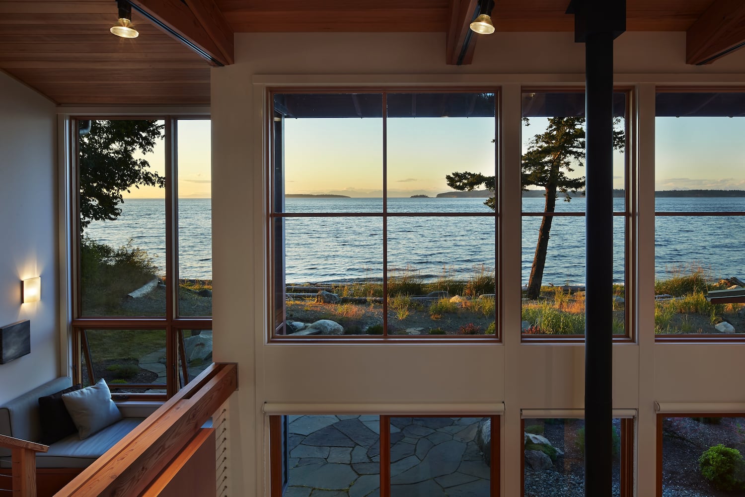 He wants forest, she wants beach; house offers both