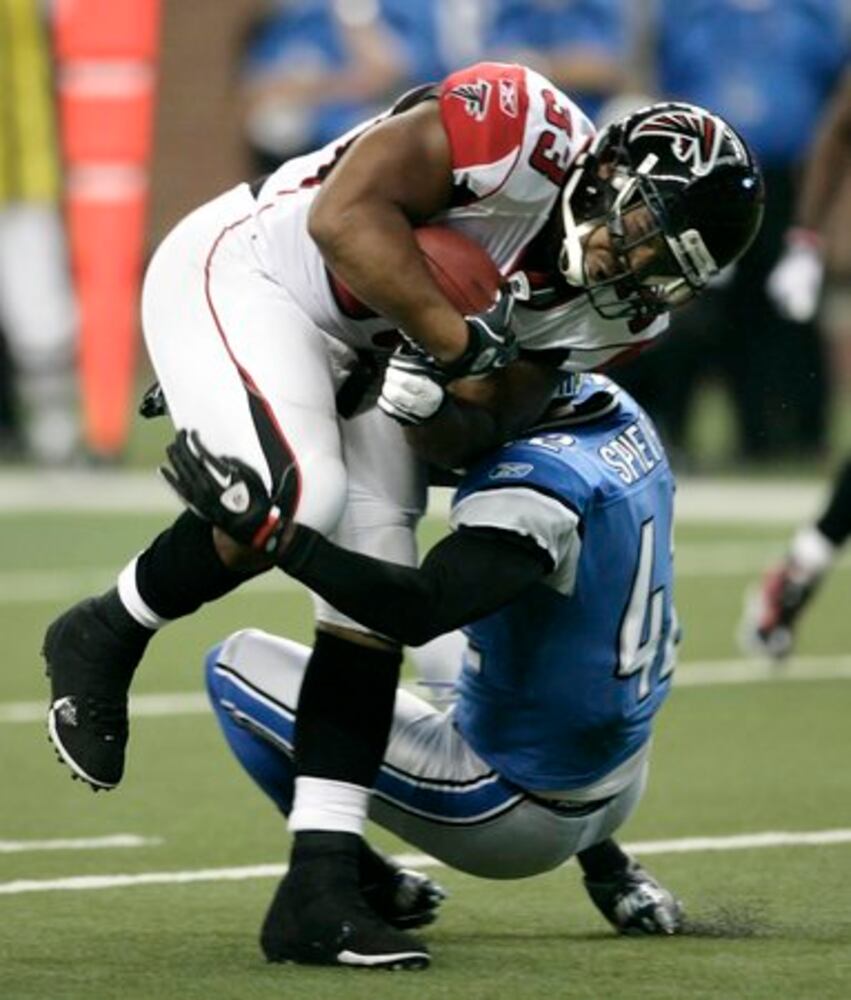 Falcons face Lions in key NFC game