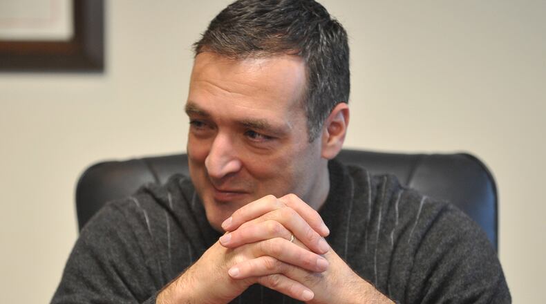 Scott Lakatos, Georgia’s defensive backfield coach since 2010, has resigned his position on the Bulldogs’ football staff.