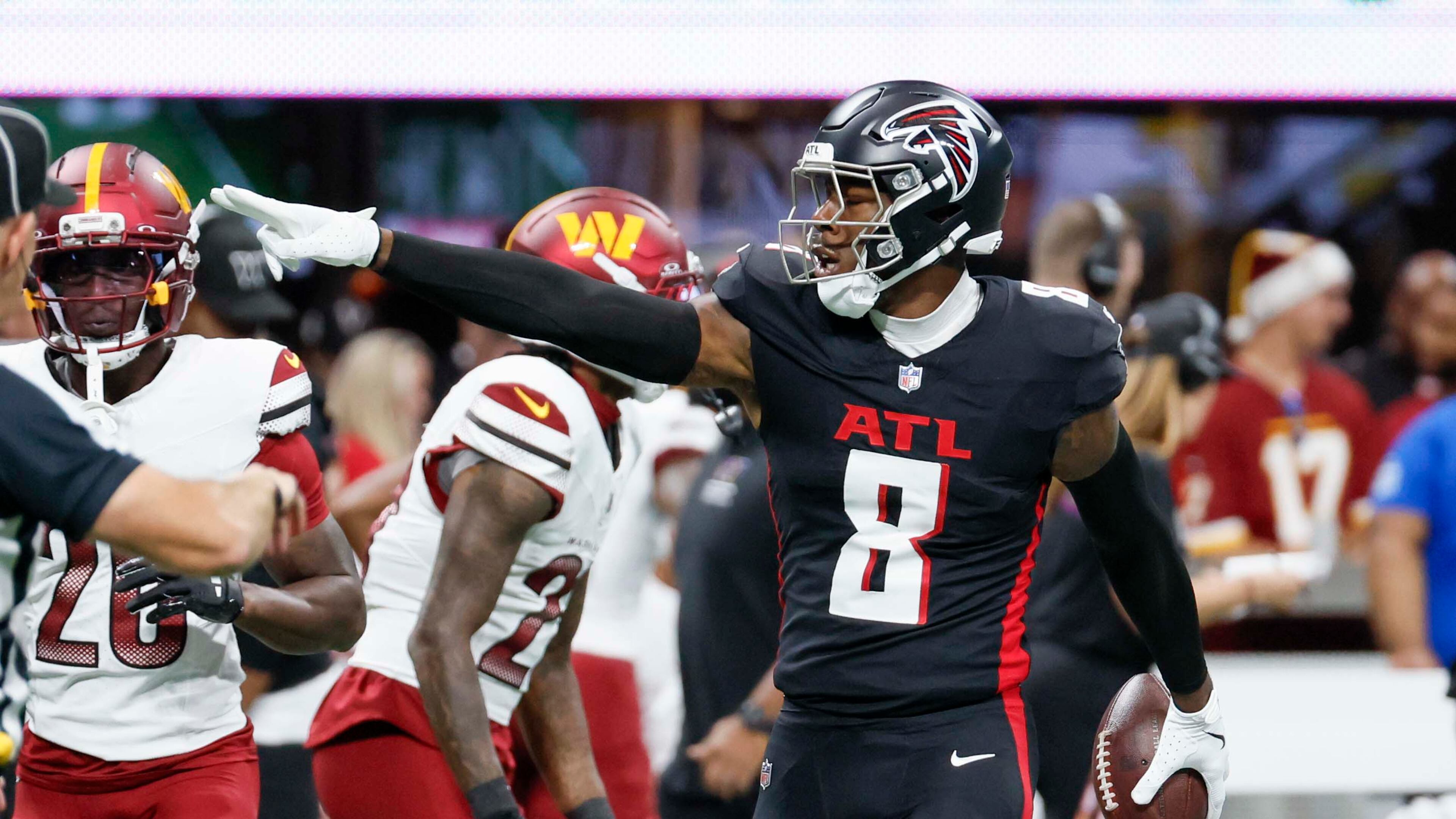 Tight end Kyle Pitts caught all five of his targets for 70 yards and a touchdown to help the Atlanta Falcons beat the Washington Commanders 34-27 Sunday. (Miguel Martinez/AJC)