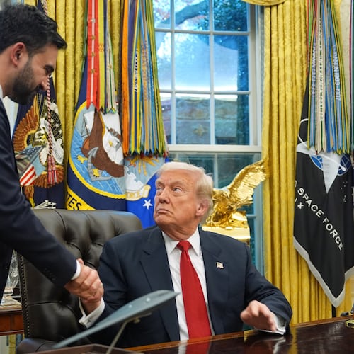 President Donald Trump shakes hands with New York City Mayor-elect Zohran Mamdani in the Oval Office of the White House, Friday, Nov. 21, 2025, in Washington. (AP Photo/Evan Vucci)