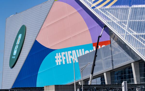Ooh, it's happening! Mercedes-Benz stadium got some new duds before it transformers into "Atlanta Stadium" for the World Cup. 