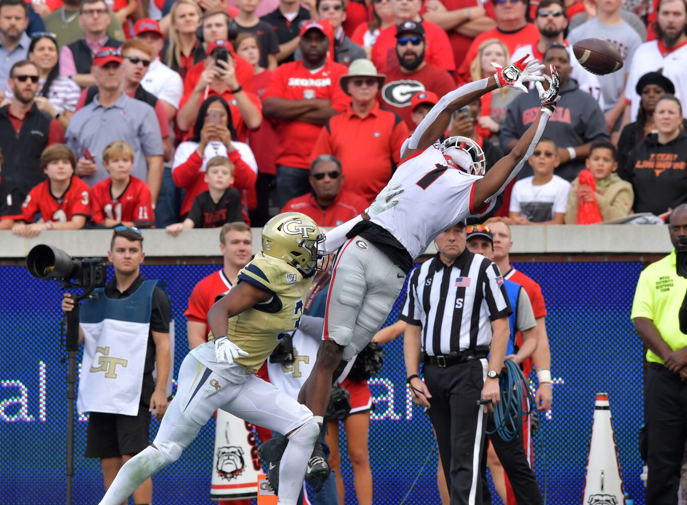 Photos: Bulldogs crush the Jackets