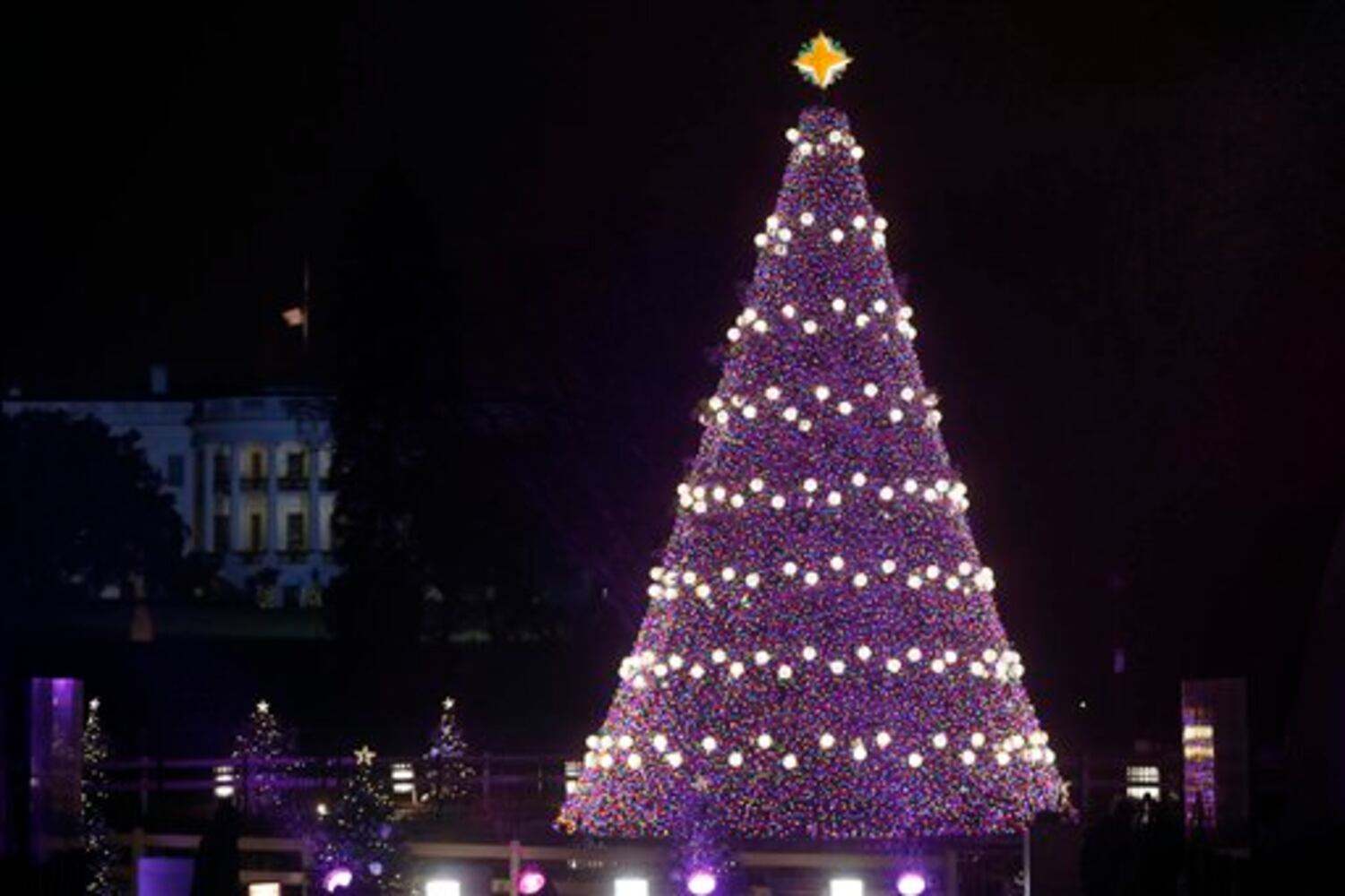 Obama lights National Christmas Tree