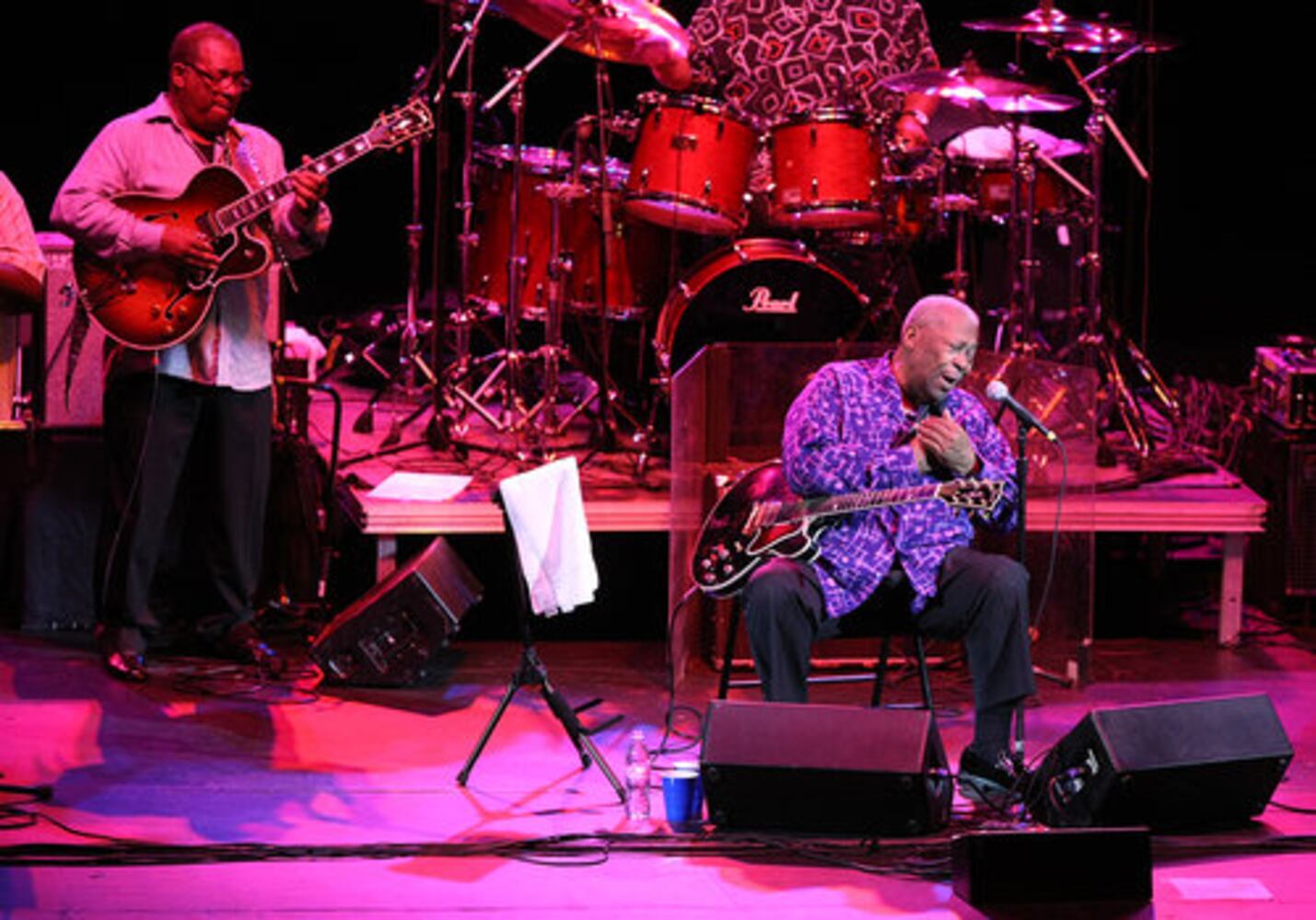 B.B. King performs in Mableton