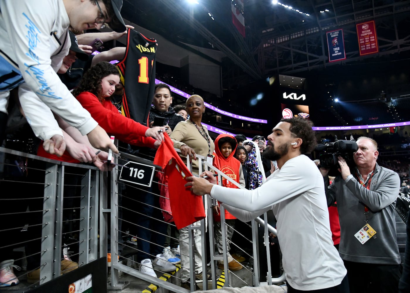 Pelicans vs Hawks game