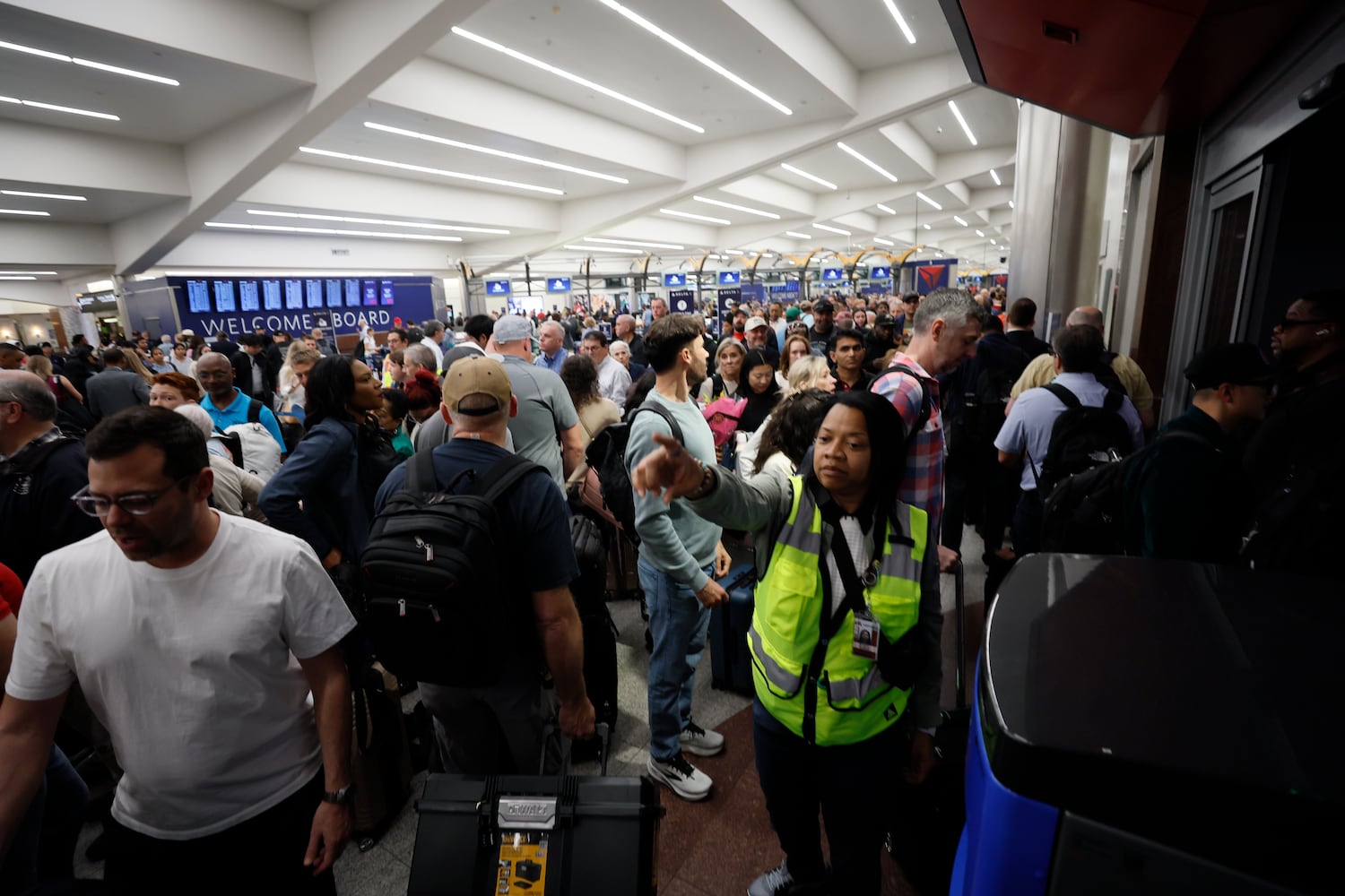 Atlanta Hartsfield-Jackson International Airport long lines