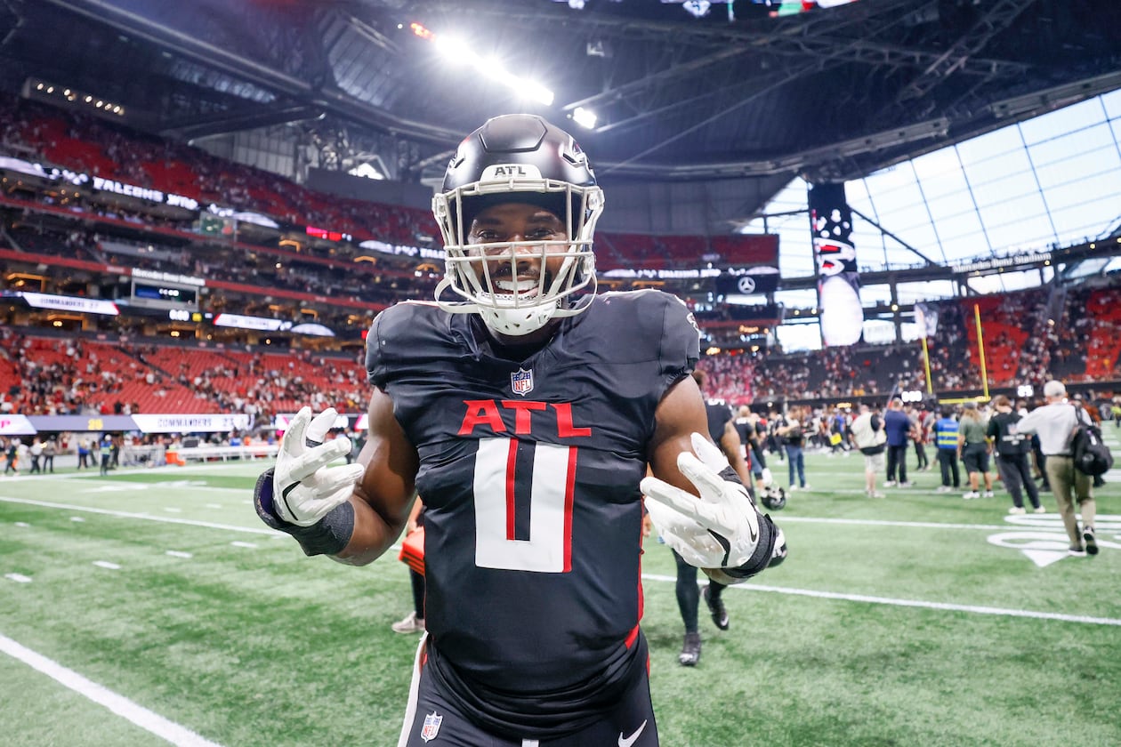 Atlanta Falcons linebacker Divine Deablo (0) reacts after the Falcons beat the Washington Commanders 34-37 at Mercedes-Benz Stadium in Atlanta on Sunday, September 28, 2025. (Miguel Martinez/AJC)