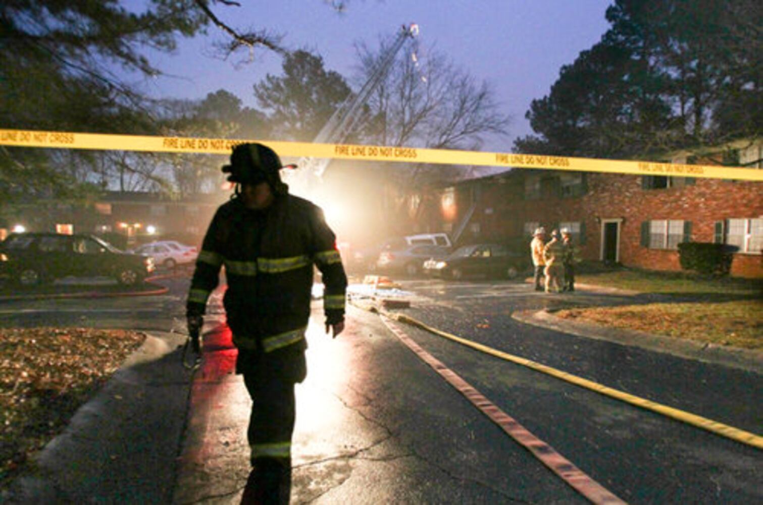 One dead in Riverdale apartment fire