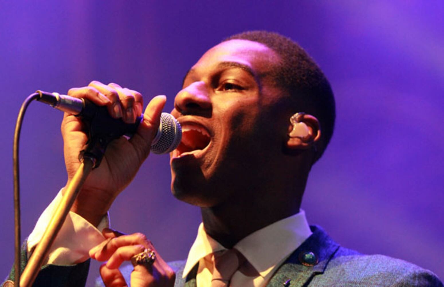 4- Leon Bridges plays the Tabernacle