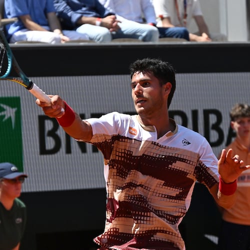 Adolfo Daniel Vallejo of Paraguay returns to Moise Kouame of France during their second round men's singles tennis match at the French Open tennis tournament in Paris, Thursday, May 28, 2026. (AP Photo/Emma Da Silva)
