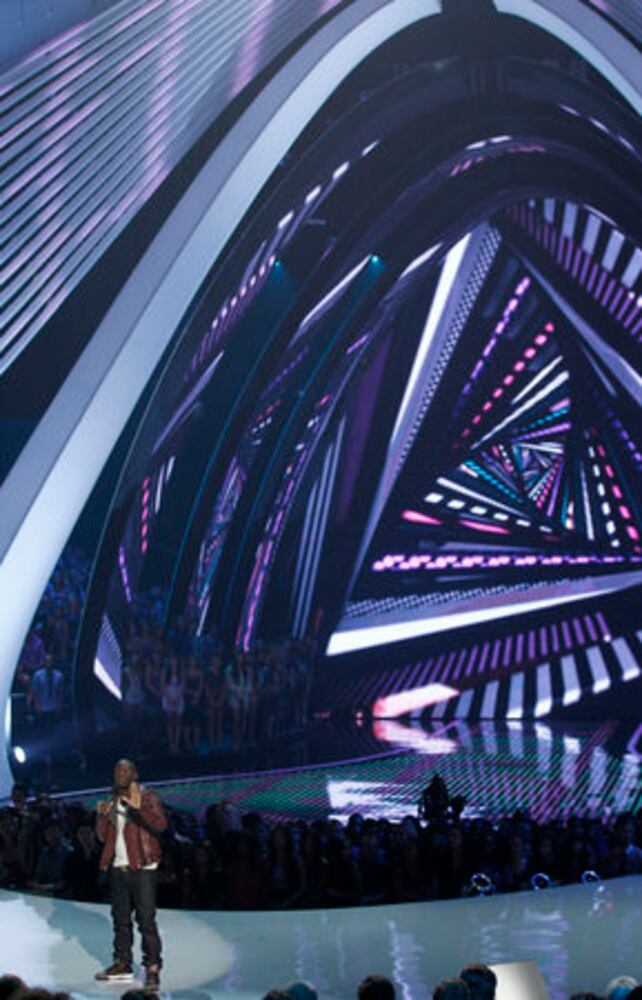 MTV VMA show 2011
