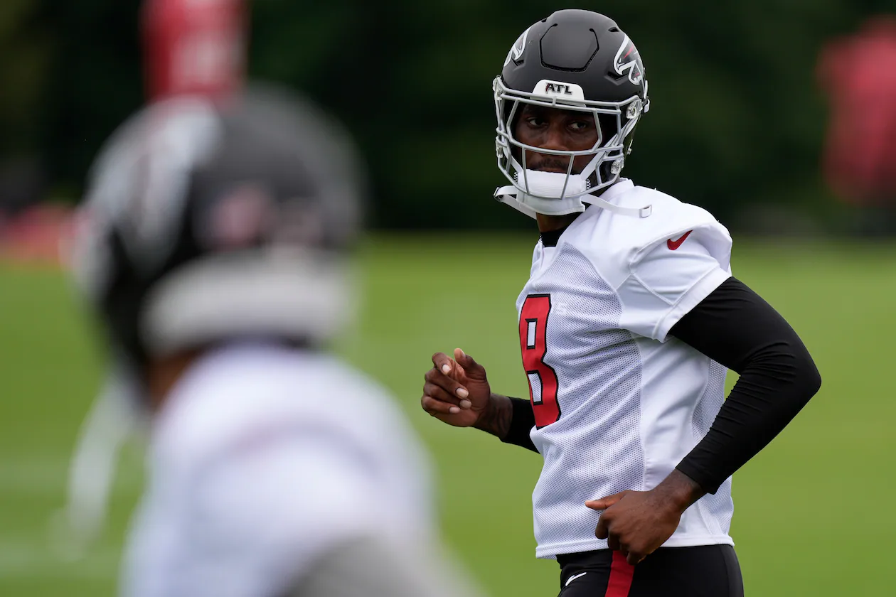 Falcons tight end Kyle Pitts works out during OTAs on Monday, June 8, 2026, in Flowery Branch. Pitts finished the 2025 season strong, with 39 catches for 469 yards and four touchdowns over the final six games. (Mike Stewart/AP)