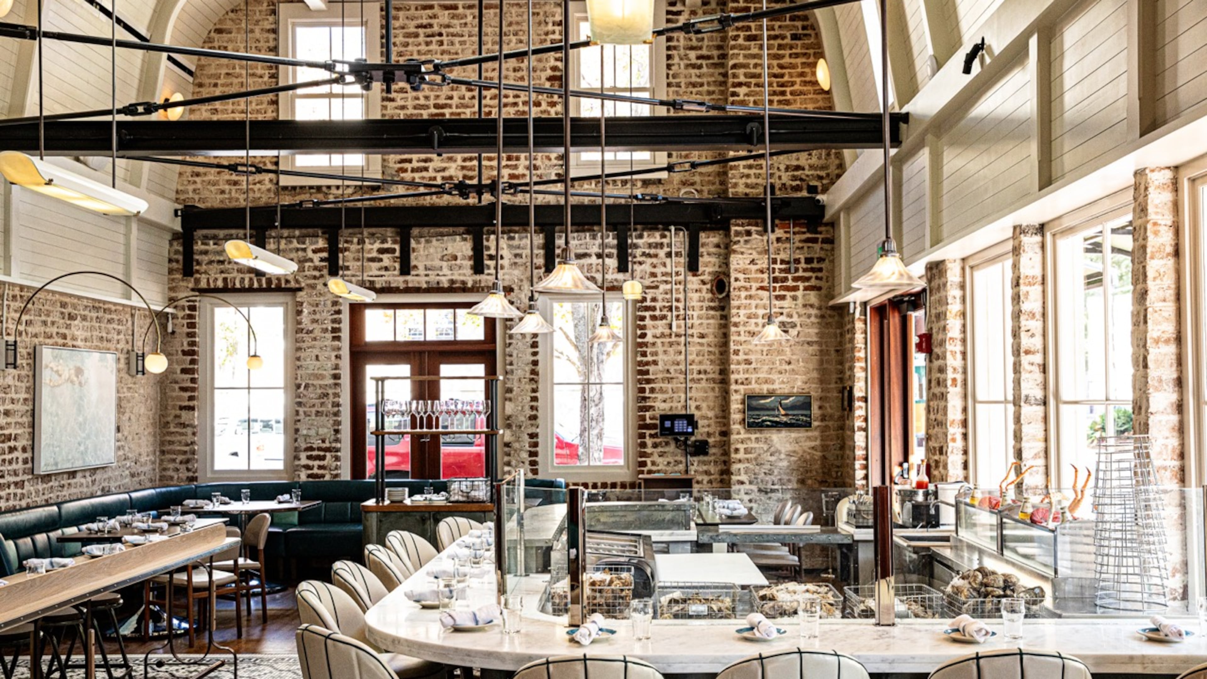 The raw bar at The Darling Oyster Bar's new Savannah location. (Courtesy of Andrew Cebulka)