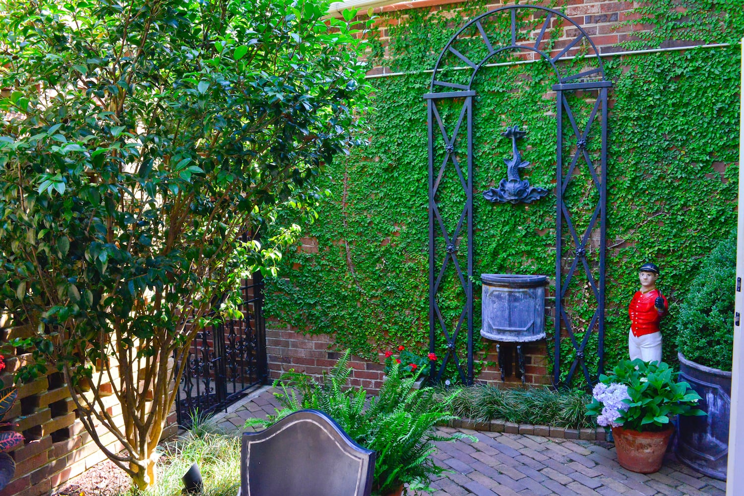 Courtyard greenery