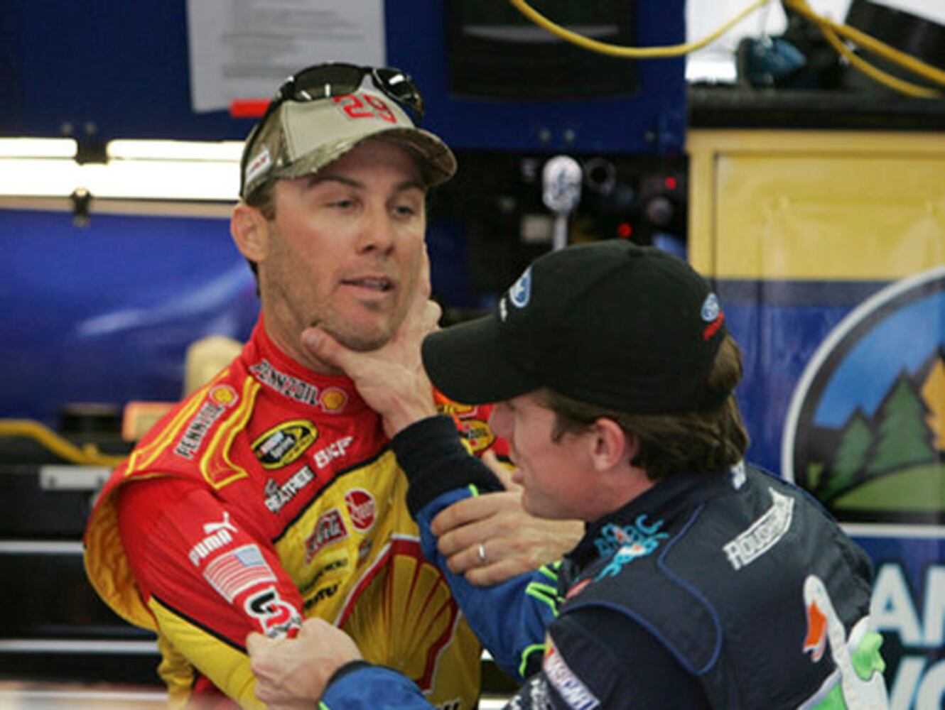 Fisticuffs between NASCAR's Edwards, Harvick