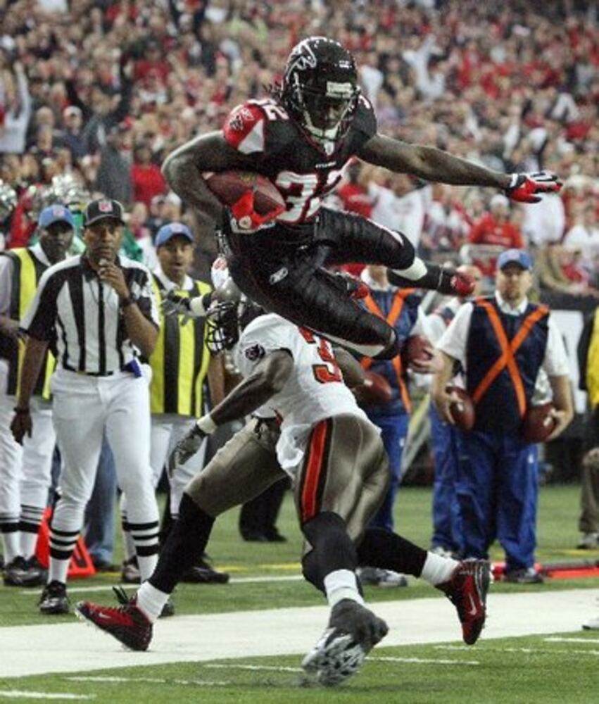 Falcons work overtime to beat Bucs