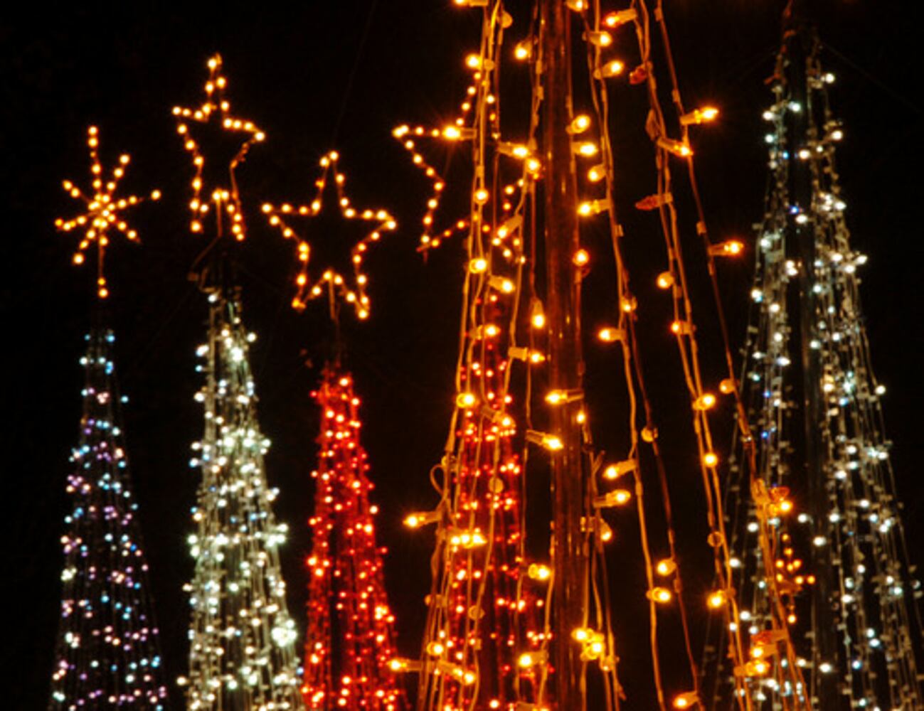 Holiday lights sparkle in metro Atlanta