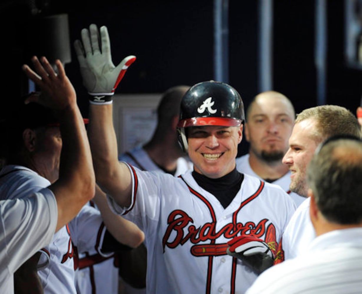 Chipper hits 2 homers on his bobblehead night