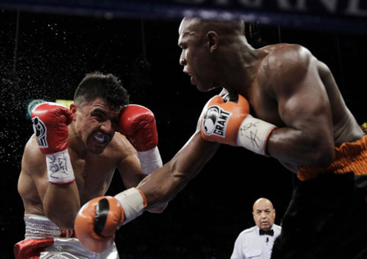 Mayweather knocks out Ortiz for WBC welterweight title