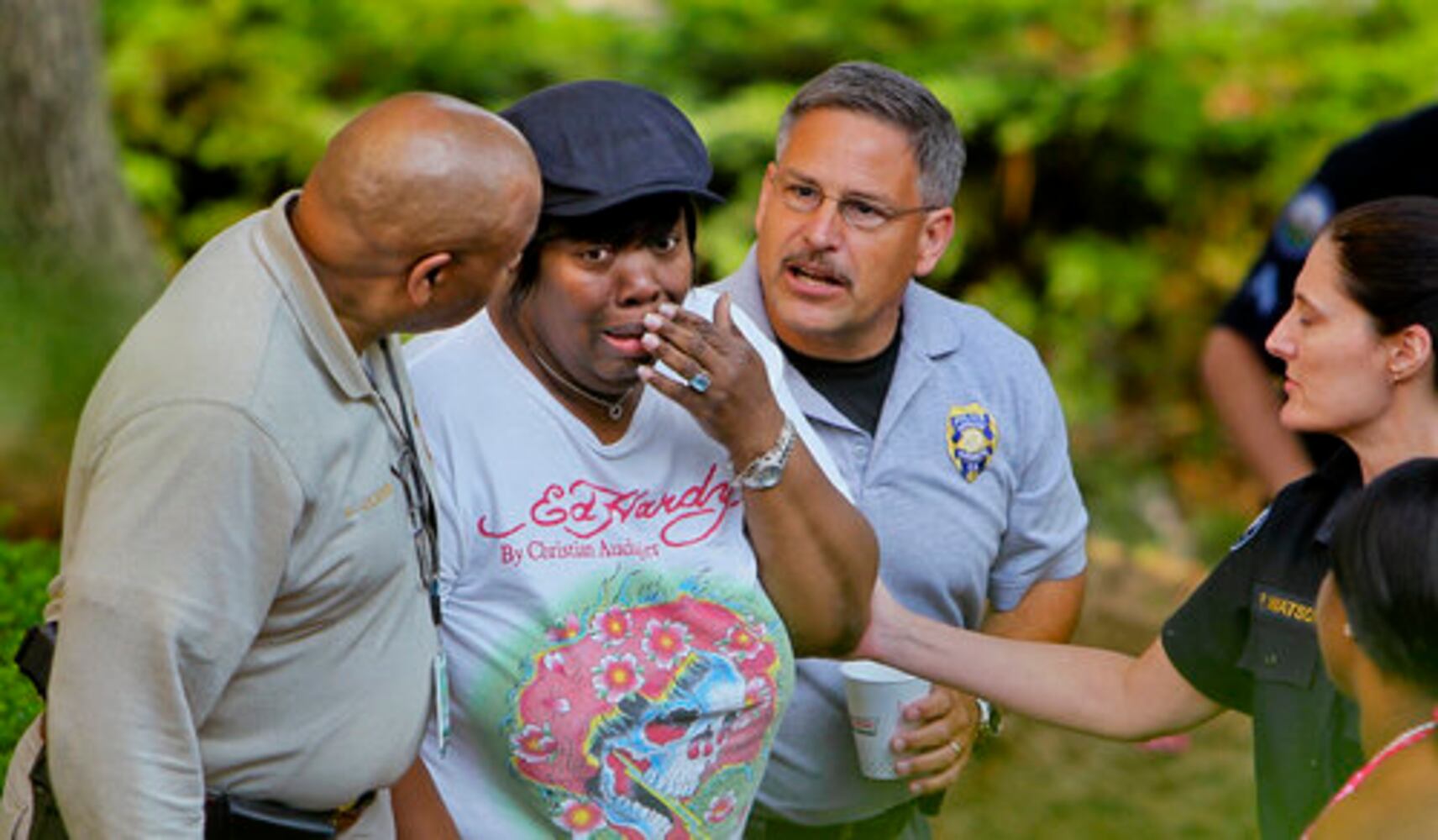 Hostage standoff at Roswell apartment