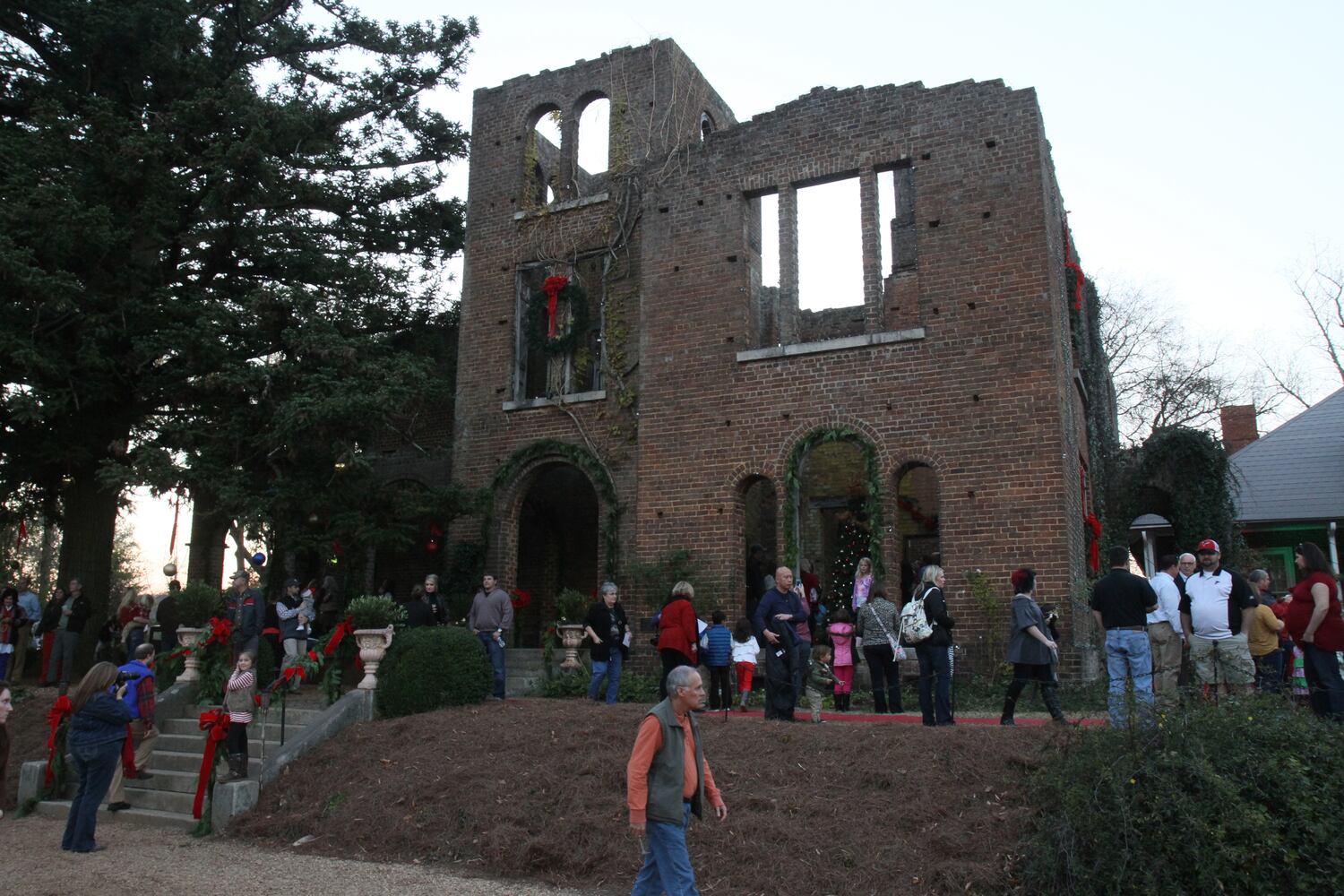 Holidays at Barnsley Gardens