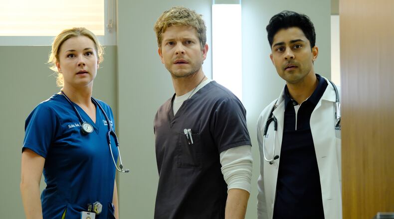 THE RESIDENT: L-R: Emily VanCamp, Matt Czuchry and Manish Dayal in the "Comrades in Arms" episode of THE RESIDENT airing Monday, Jan. 29 (9:00-10:00 PM ET/PT) on FOX. ©2017 Fox Broadcasting Co. Cr: Guy D'Alema/FOX
