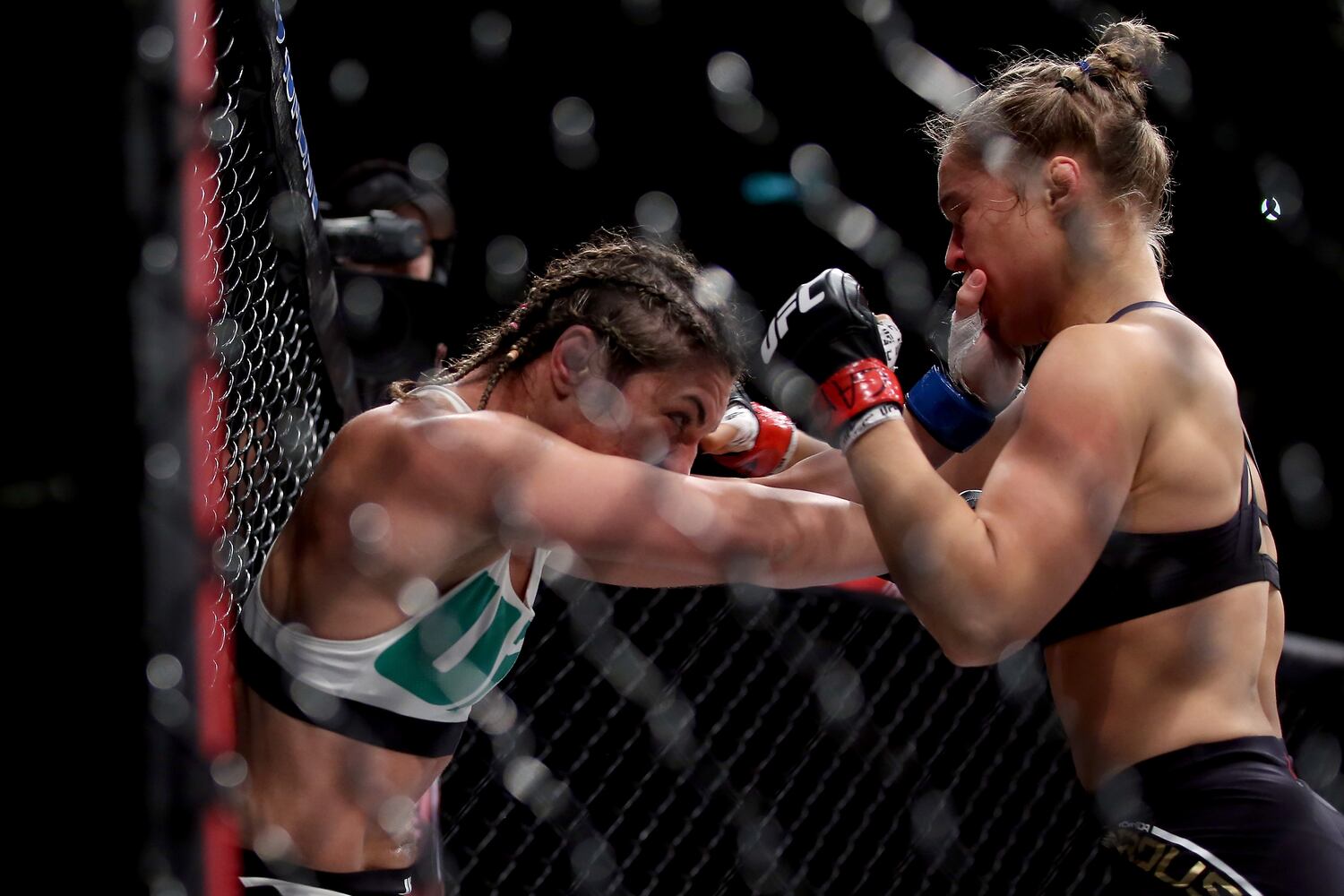 UFC: Rousey knocks out Correia
