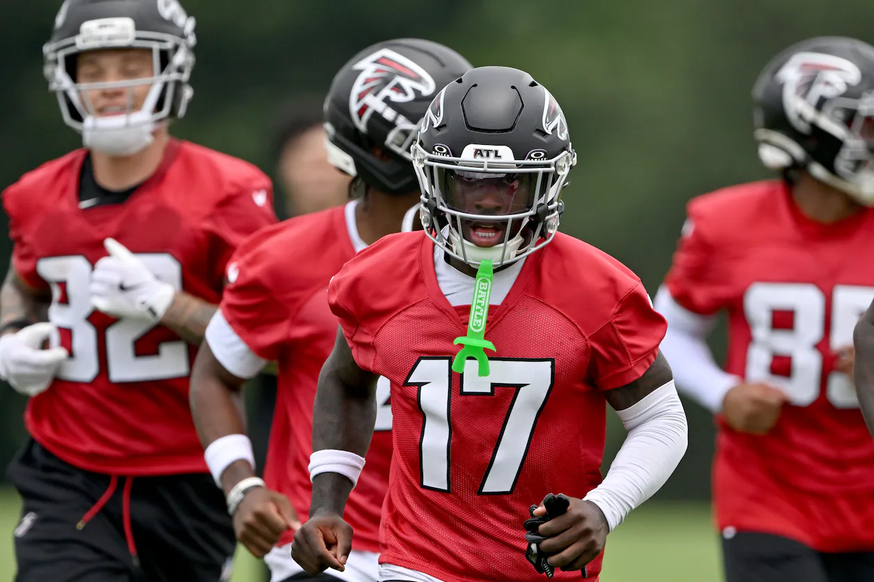 Falcons wide receiver Zachariah Branch (center) runs a drill during an OTA workout at the team's training facility Wednesday, May 27, 2026, in Flowery Branch. (Hyosub Shin/AJC)