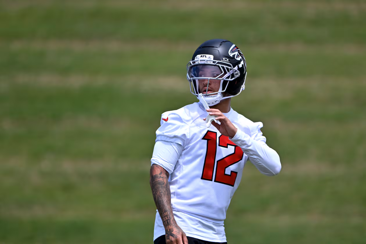 Falcons rookie cornerback Avieon Terrell warms up during minicamp at the team’s training facility on Friday, May 8, 2026, in Flowery Branch. (Hyosub Shin/AJC)