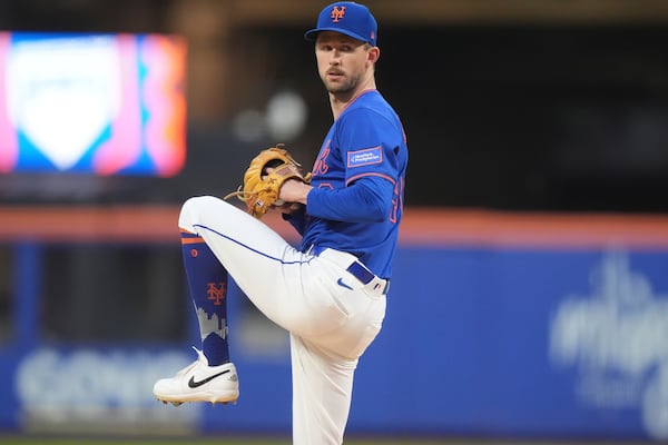 New York Mets' Griffin Canning pitches during the second inning of a baseball game against the Atlanta Braves Thursday, June 26, 2025, in New York. (AP Photo/Frank Franklin II)