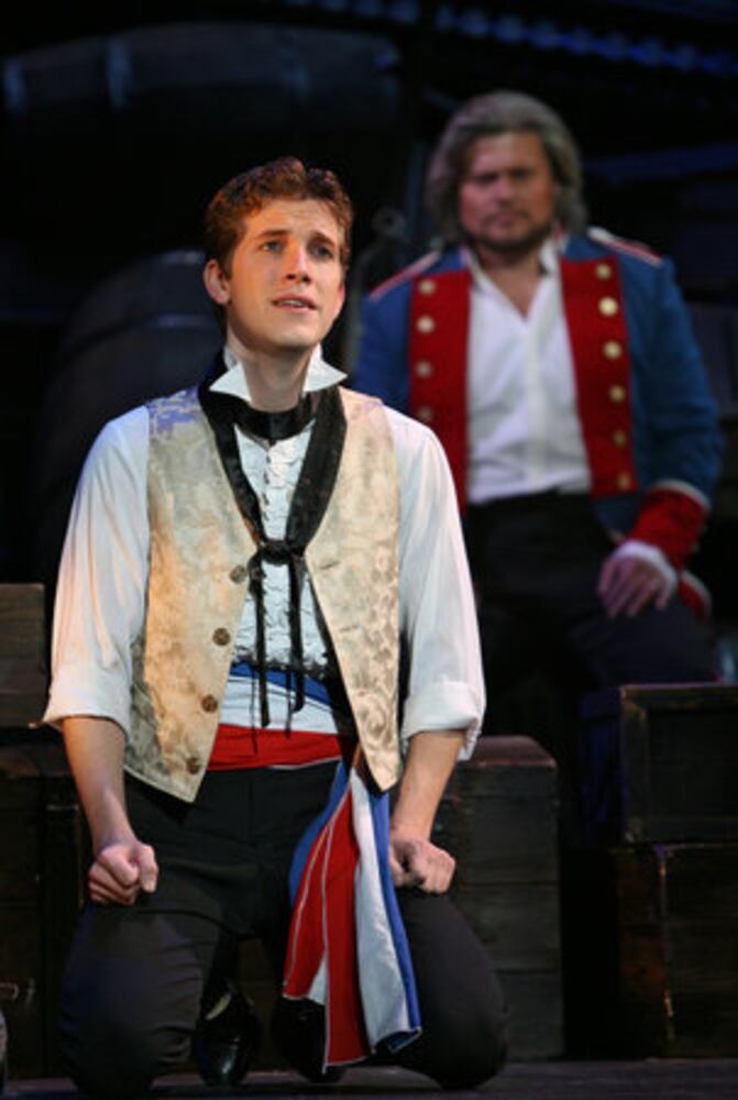 Former Bulldog leads 'Les Miserables' at Fox Theatre