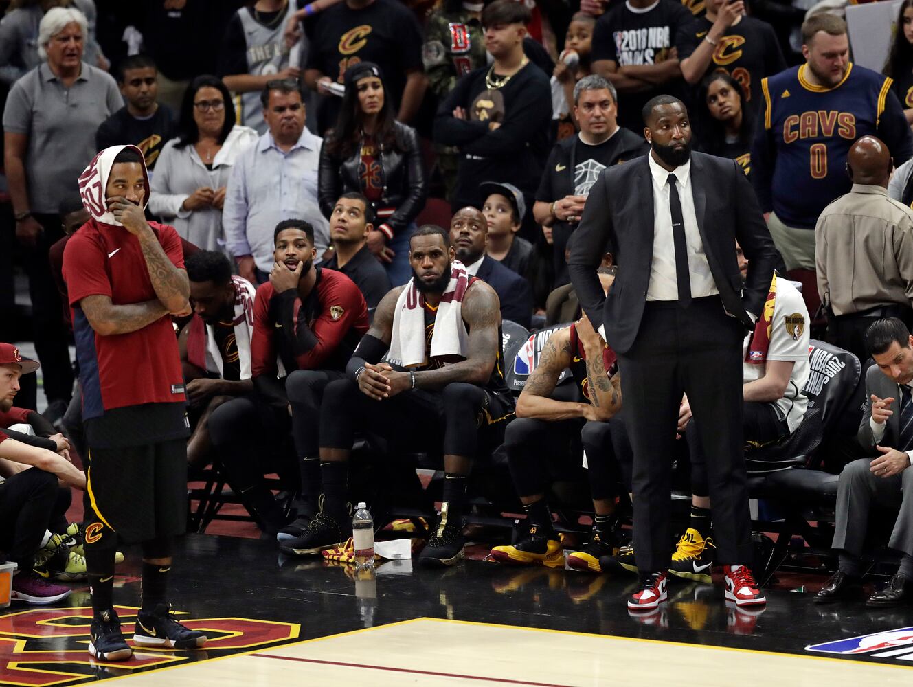 Photos: Warriors vs. Cavaliers in 2018 NBA Finals Game 4