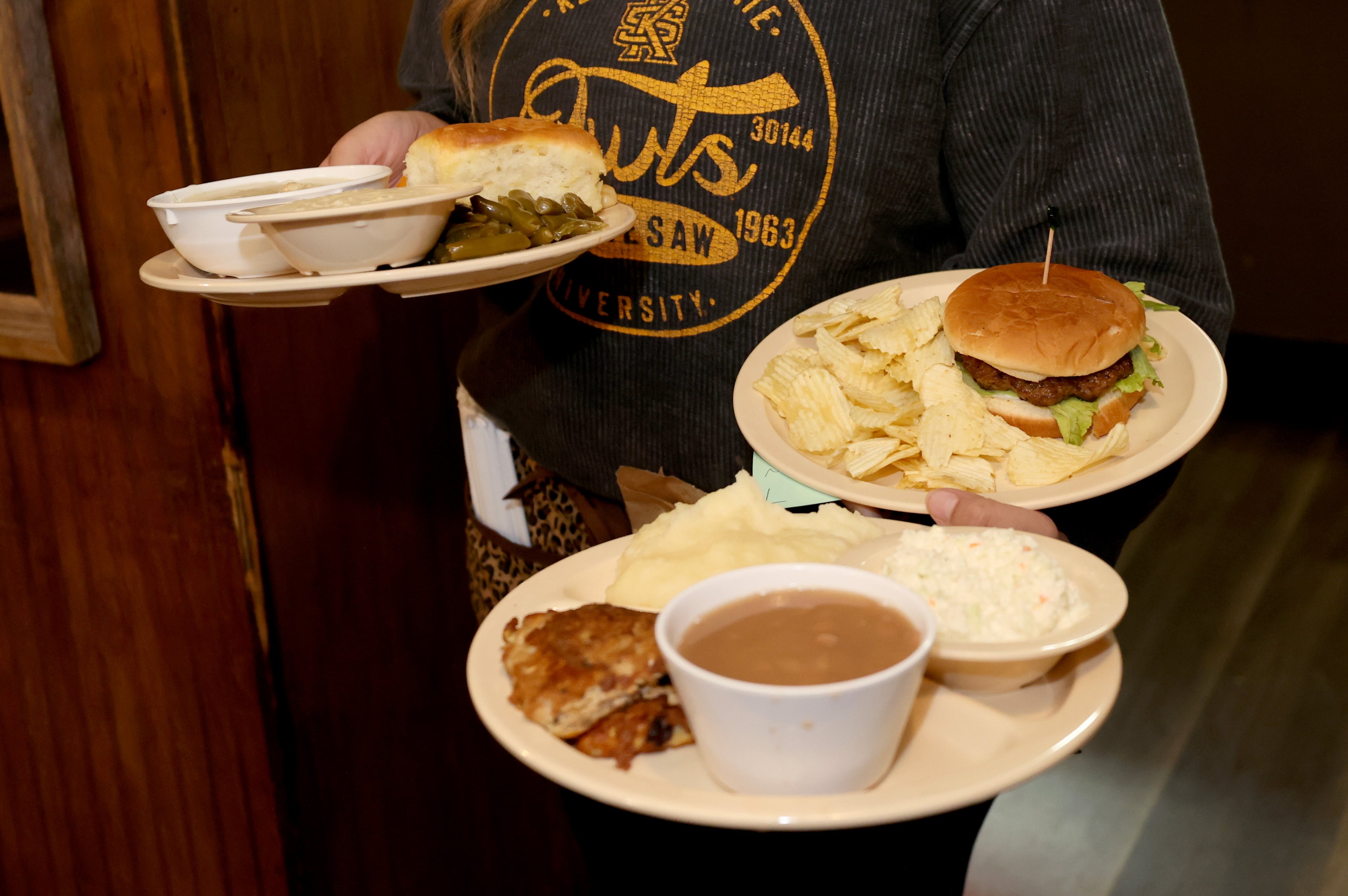 AAJC 092125 restaurant servers