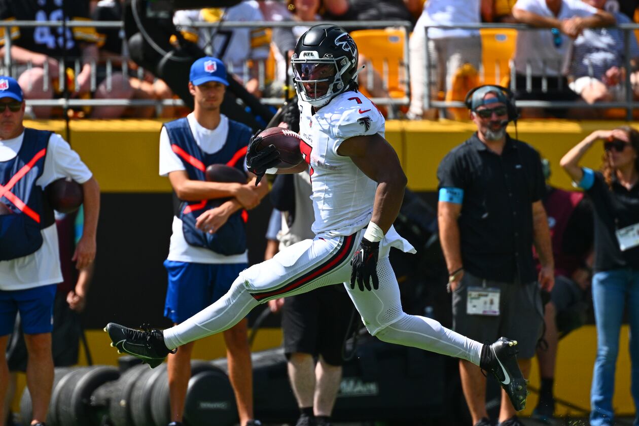 Falcons running back Bijan Robinson runs the ball in for a touchdown during an NFL football game against the Pittsburgh Steelers, Sunday, Sept. 13, 2026, in Pittsburgh. (Justin Berl/AP)